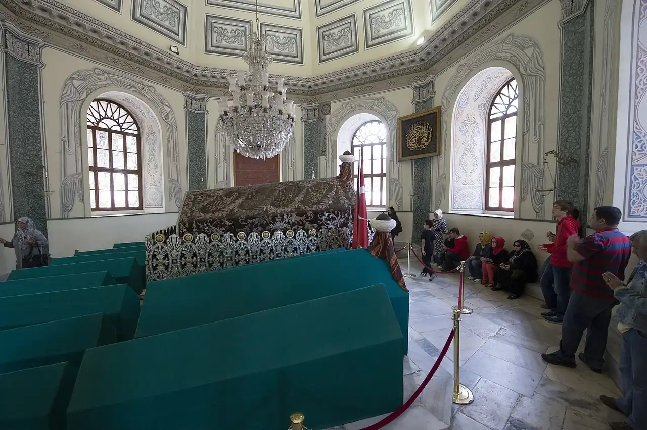 Tophane ve Osman Gazi Türbesi çevresindeki tarihî Bursa görünümü